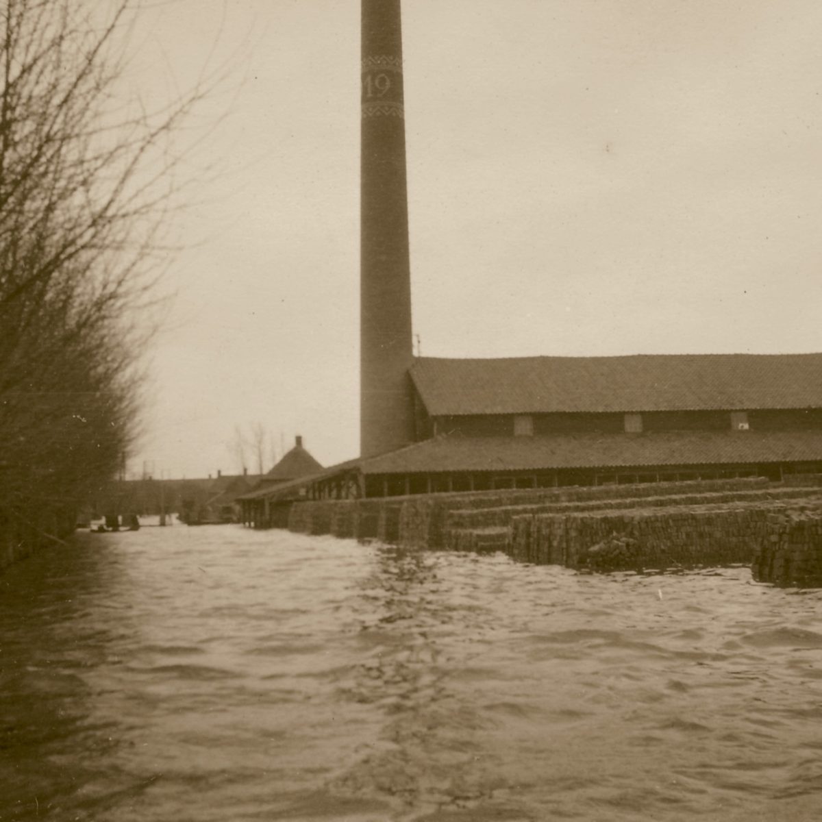 1926 – Natte voeten